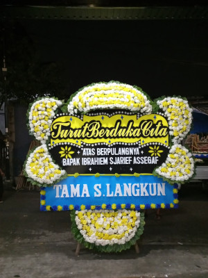 Papan Bunga Duka di Gajah